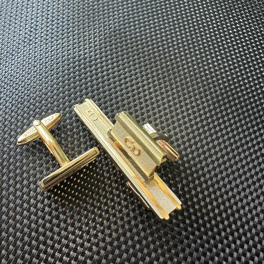 Gold Cufflinks - Picture 3 of 3